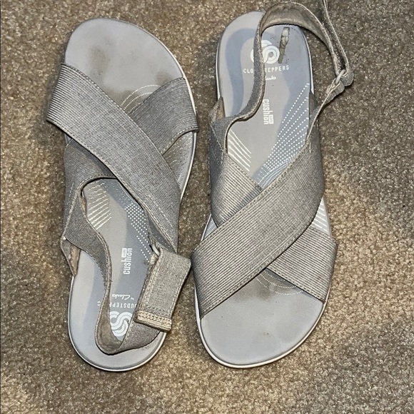 Clarks Women's Gray Sandals Size 8 - Picture 9 of 10